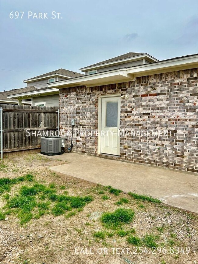 Building Photo - McGregor Springs Square Addition