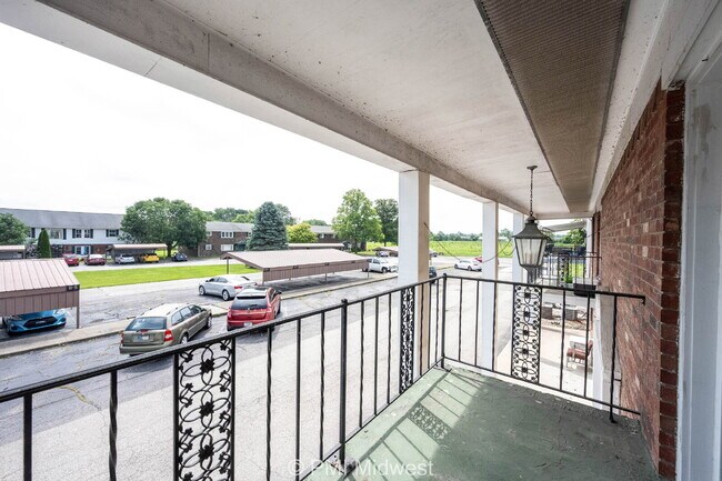 Building Photo - "Charming 1-Bedroom Retreat in Shelbyville...