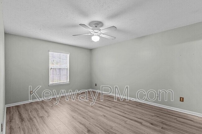 Building Photo - 59 Leigh Pl