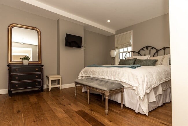 Building Photo - 21 Trenton St