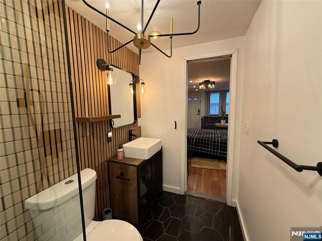 Building Photo - 42 Willow Wood Ct