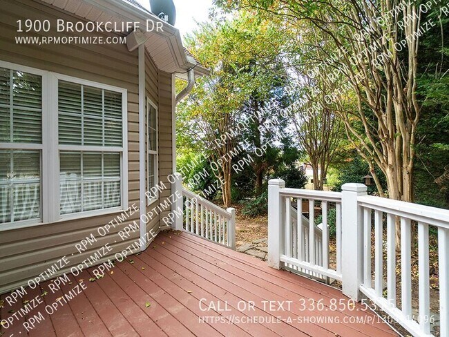 Building Photo - 1900 Brookcliff Dr