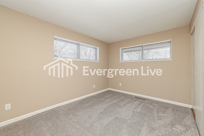 Building Photo - 4795 Rolling St