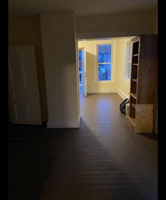 Building Photo - 272 N 5th St