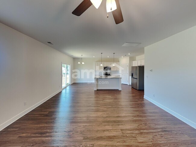 Building Photo - 2573 Highwood Blvd