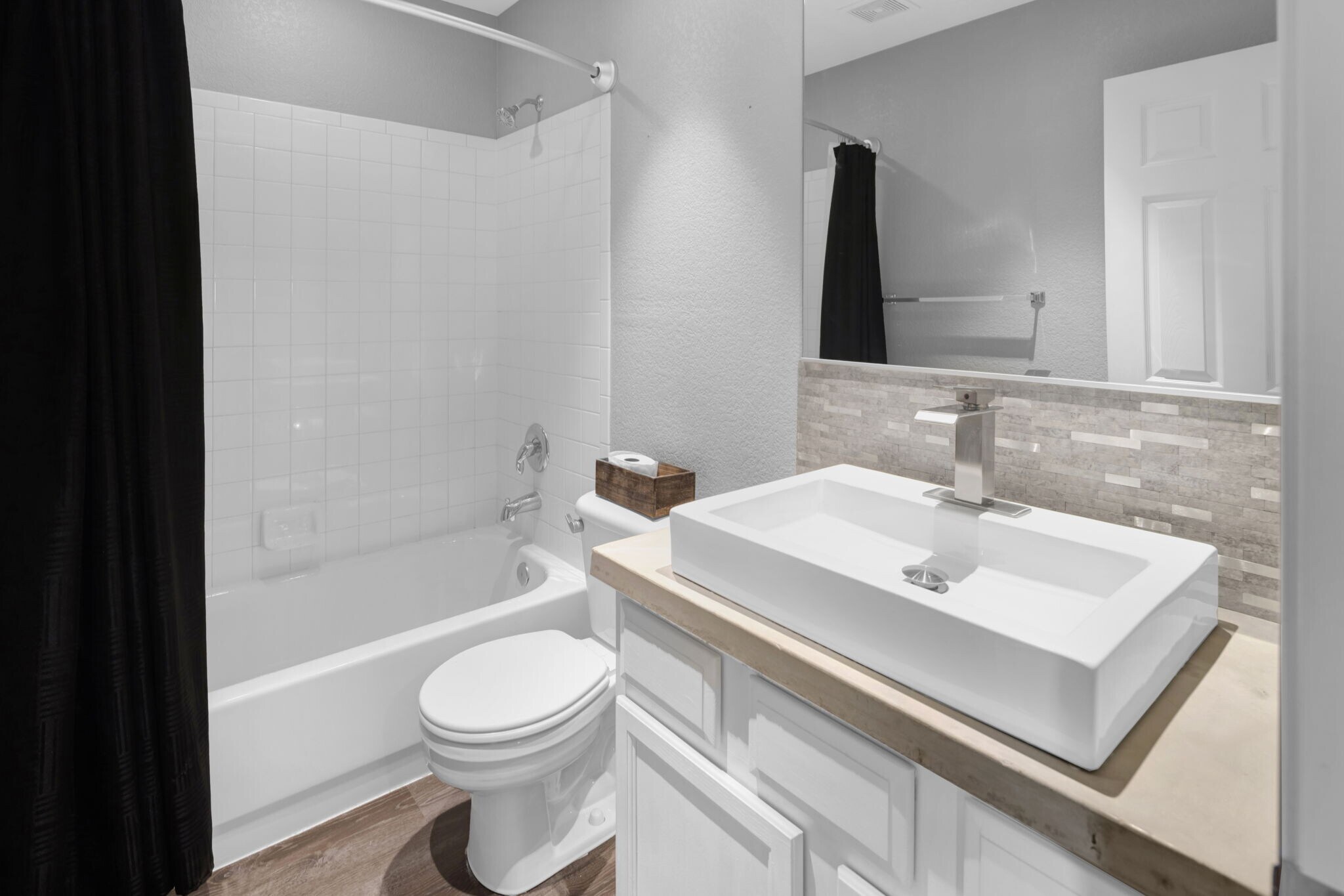 Building Photo - 17072 E Wyoming Dr