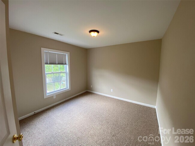 Building Photo - 13921 Daltrey Ln