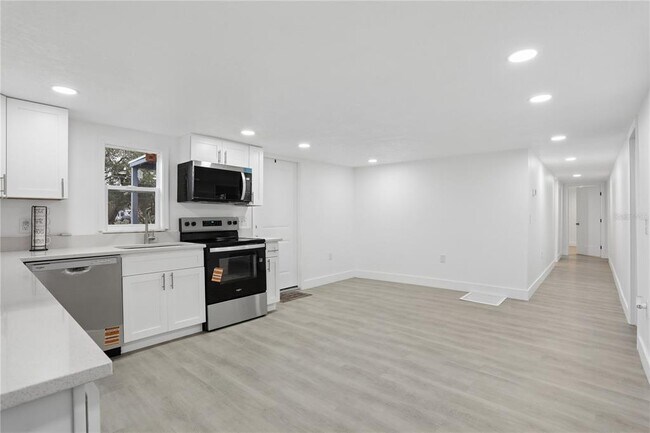 Building Photo - 1605 8th St