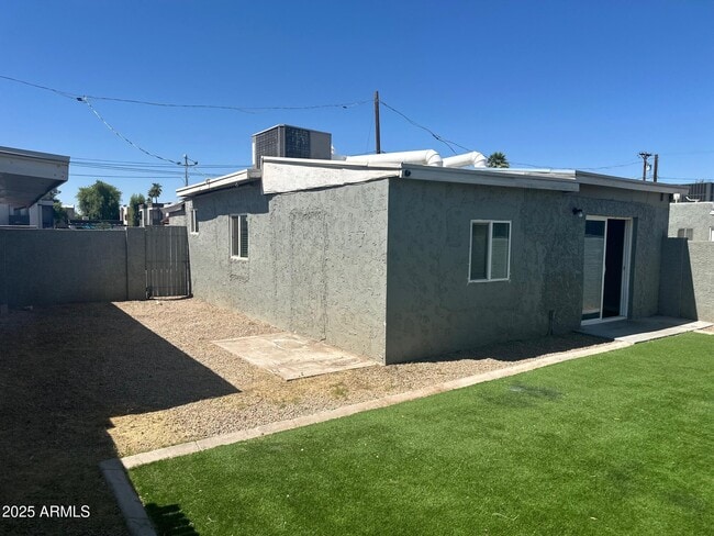 Building Photo - 5113 N 17th Ave