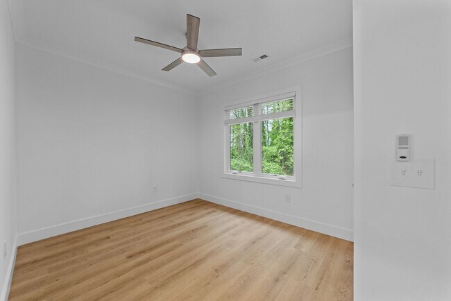 Building Photo - 6509 Lincolnville Rd
