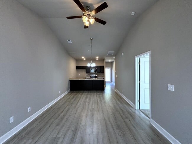 Building Photo - 602 Parkview Ct
