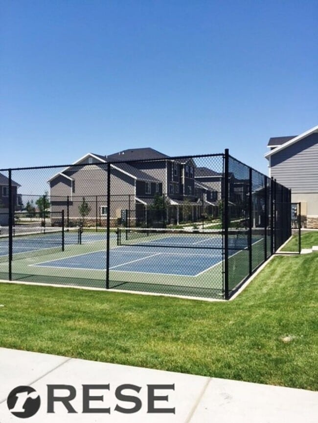 Building Photo - Awesome 2 Story Townhome in Vineyard with ...