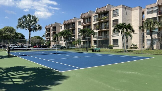 Building Photo - 13120 SW 92nd Ave