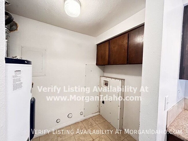 Building Photo - 4720 Freemont-