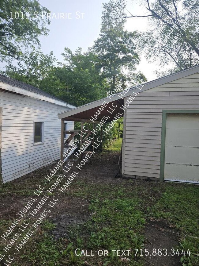 Building Photo - 1019 S Prairie St
