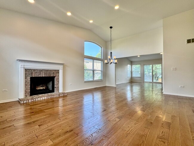 Building Photo - 1825 Red Bud Rd