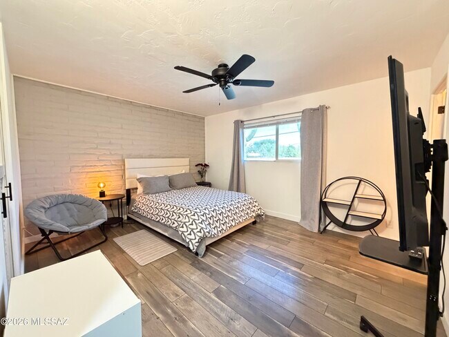 Building Photo - 8271 E Kenyon Dr