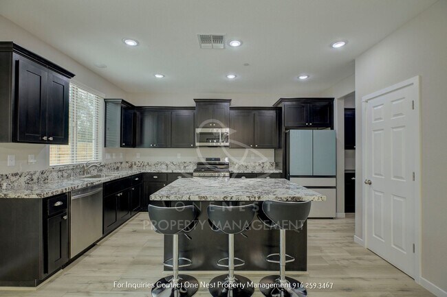 Building Photo - Brand new-4 bedroom, loft, 3 bathroom - Li...