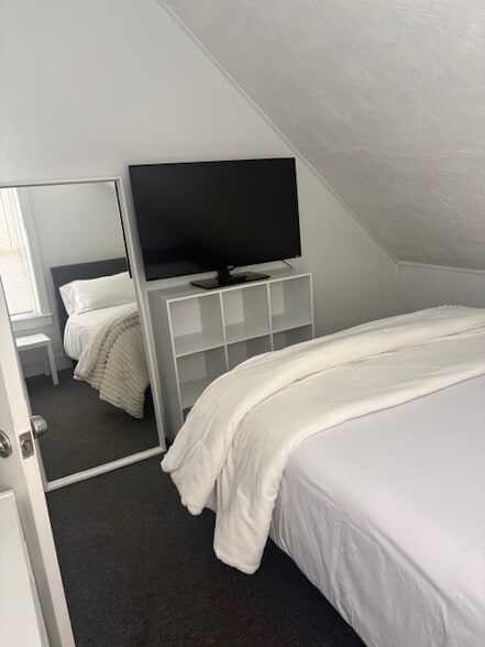 Building Photo - 251 Purchase St