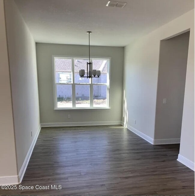 Building Photo - 1693 Killian Dr