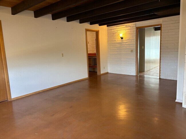 Building Photo - Tucson West 3 Bedroom