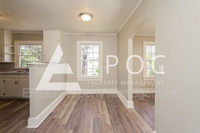 Building Photo - 401 Courtland Terrace