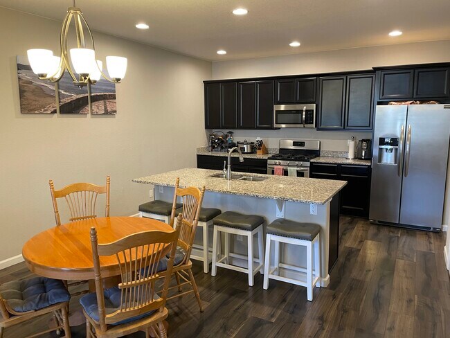Building Photo - 1314 Promontory Crest View