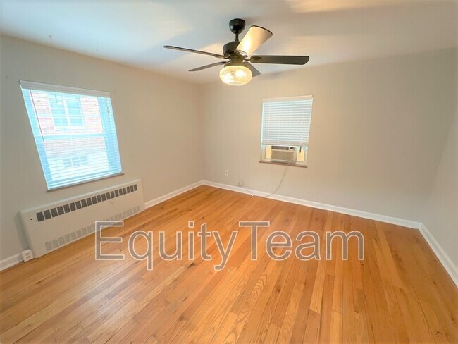 Building Photo - 2769 Losantiville Ave