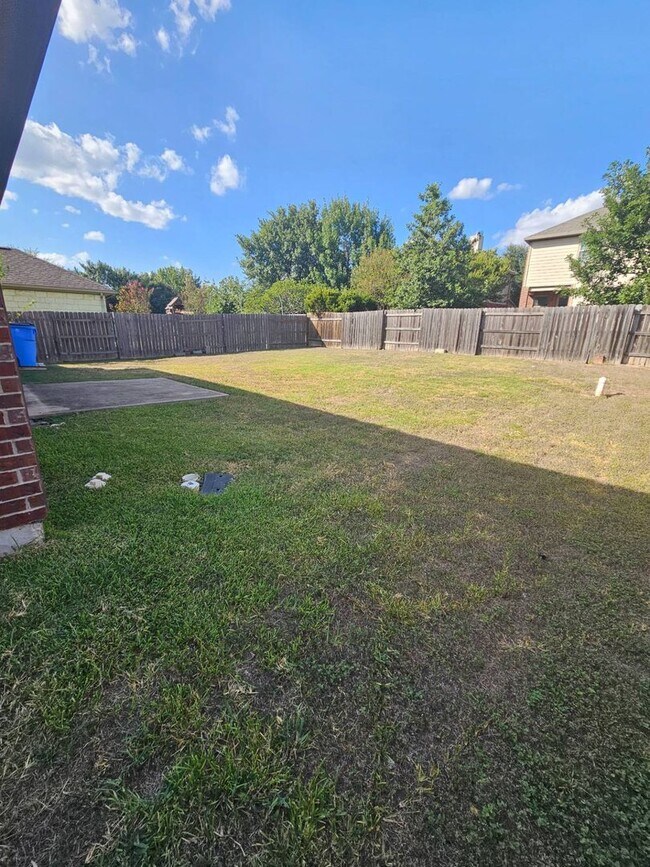 Building Photo - 18629 Falcon Pointe Blvd