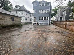 Building Photo - 17 Usher Rd