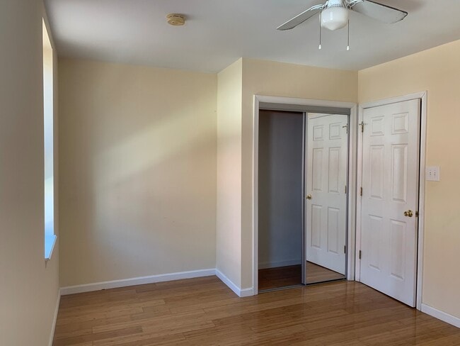 Building Photo - 1849 Willington St