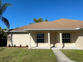 Building Photo - 1513 SW 13th Terrace