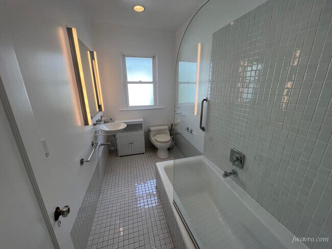 Building Photo - 230 Santa Ana Ave