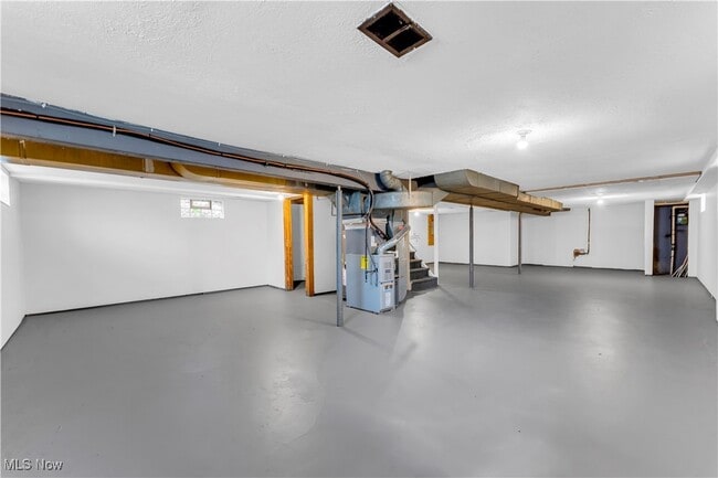 Building Photo - 1253 Hilltop Dr