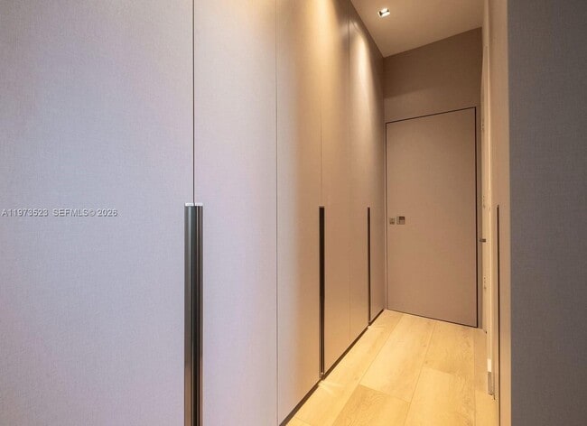 Building Photo - 465 Brickell Ave