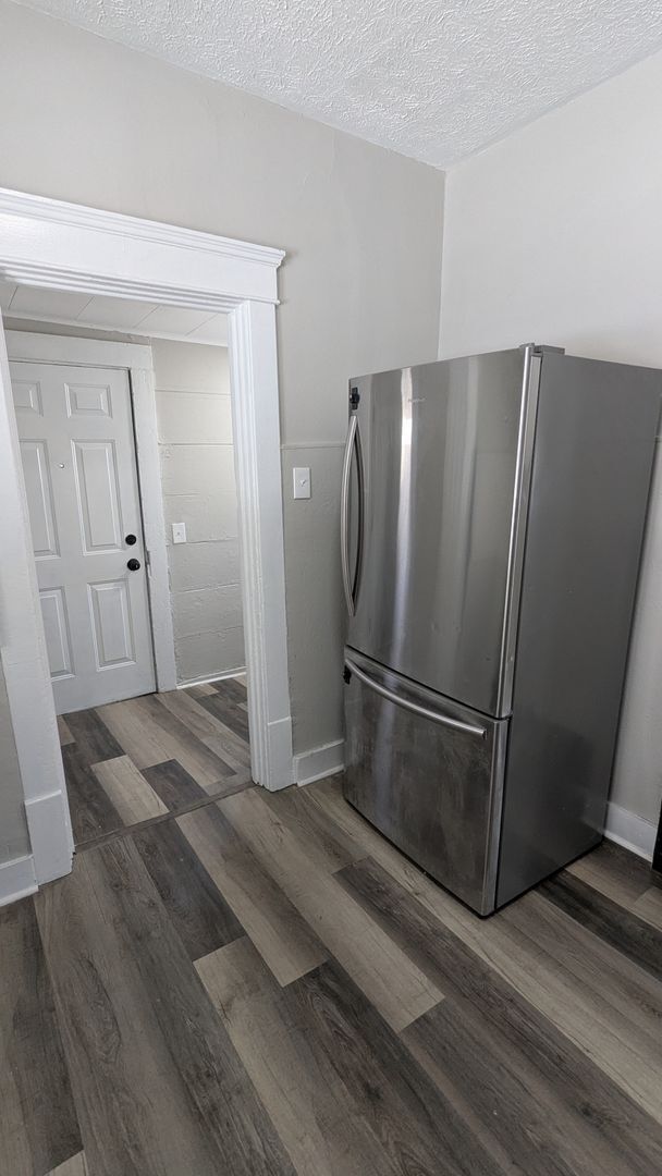 Building Photo - Welcome to this newly renovated, 3-bedroom home located in the heart of Akron