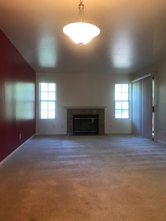 Building Photo - 12055 Alta Carmel Ct