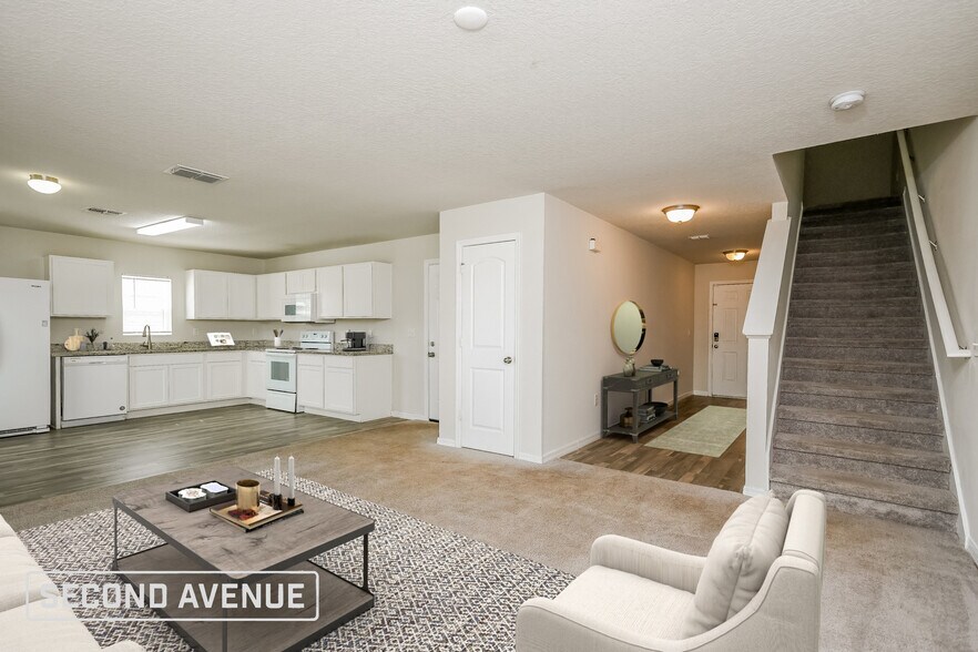 Building Photo - 106 Tulip Ln