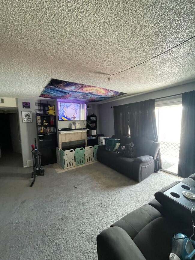 Building Photo - 2B/1B Upper Level Condo in Cottonwood Vill...