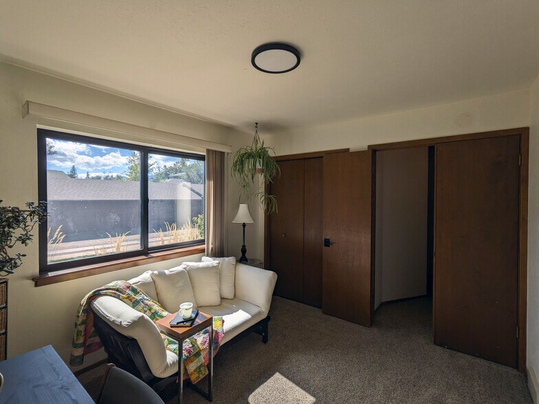 Bedroom 2 - 525 Manhattan Dr