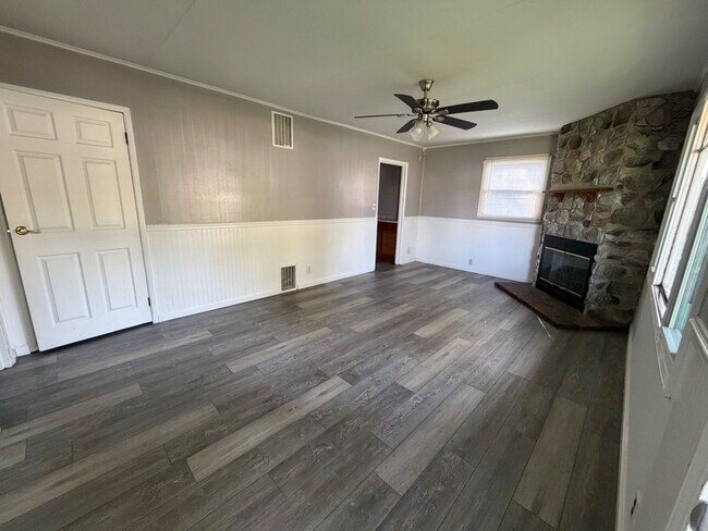 Building Photo - 1432 Bel Air