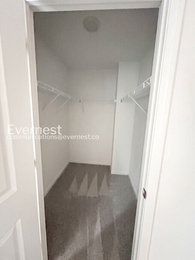 Building Photo - Spacious 3-BR Townhome with Private Patio & Garage / Pet Friendly / Vouchers Accepted / Coming Soon!