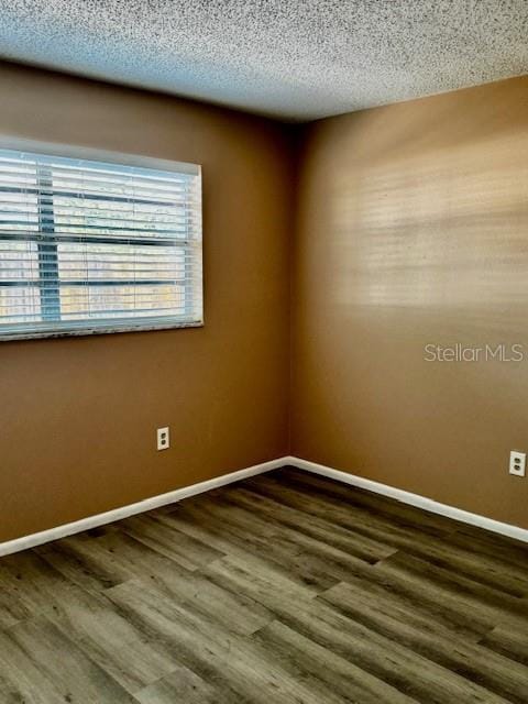 Building Photo - 3073 Pine Tree Ave