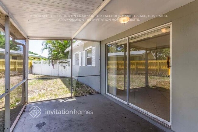 Building Photo - 401 NW 8th Ct