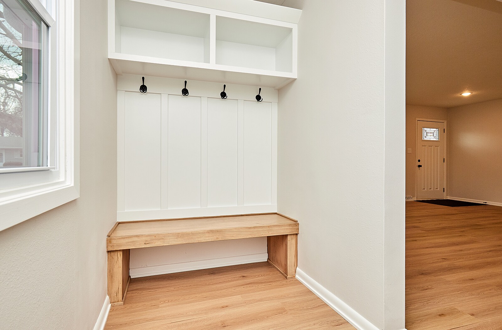 Building Photo - 409 SW Ash Dr