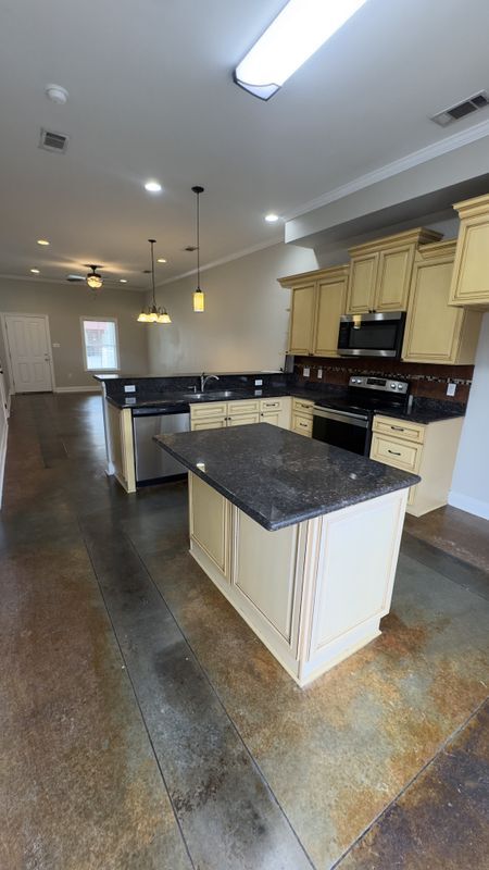 Building Photo - 12384 Village Maison Dr