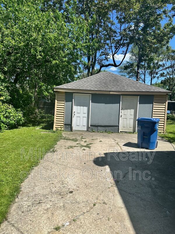 Building Photo - 21220 Waltham Rd