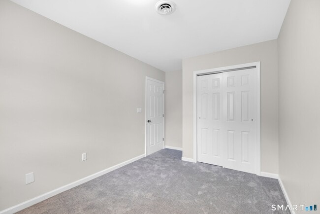 Building Photo - 102 Salem Walk