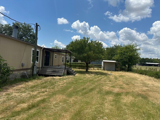 Building Photo - Remodeled 5 bed 3 bath Manufactured Home |...