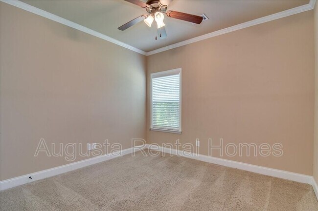 Building Photo - 3814 Berkshire Way